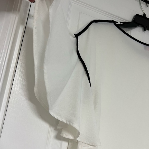 Isle White Ruffle Sleeve Blouse - Picture 8 of 11